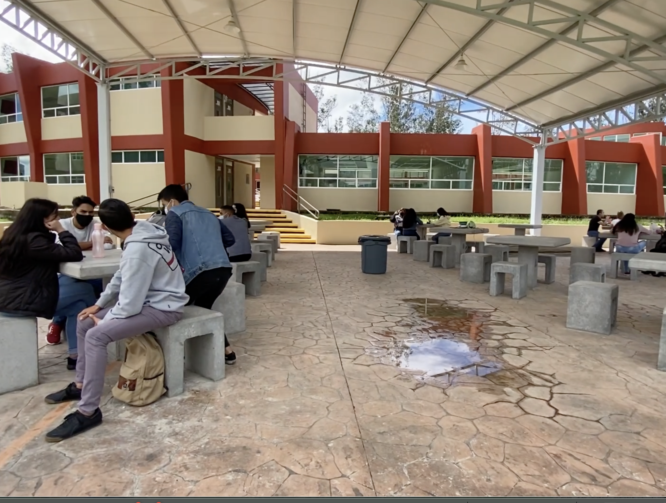 2021, Una de las obras que se construyeron en mi periodo es la plaza del estudiante en campus 2
